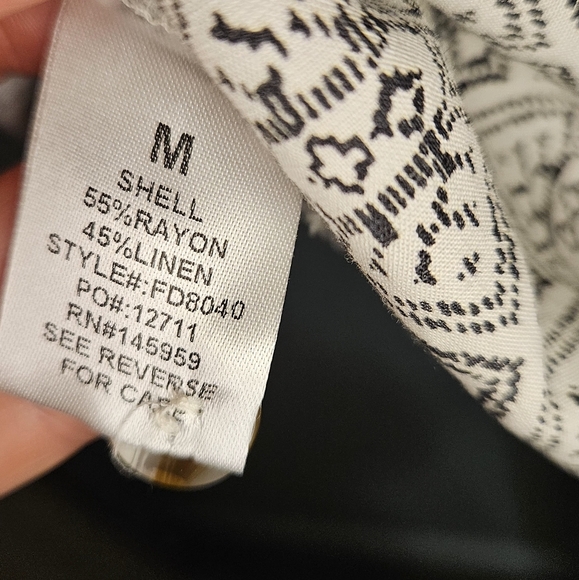 DRESS FORUM Piper Button down shirt dreas. White/black printed. Size medium NWT - Picture 14 of 15